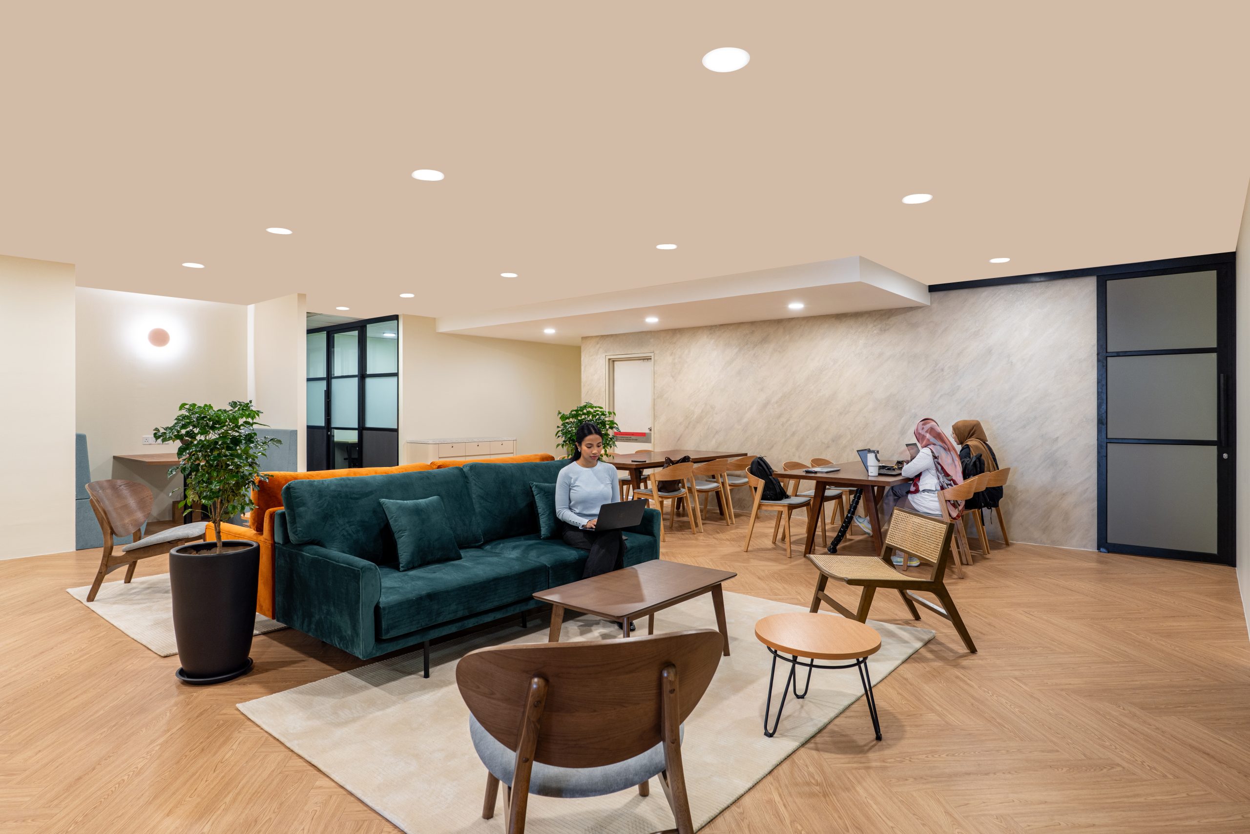 LOUNGE-1